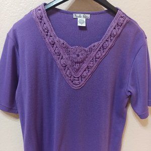 Women's Top Excellent Condition Beaded, Crochet Lace Neckline, W-20", L-23"